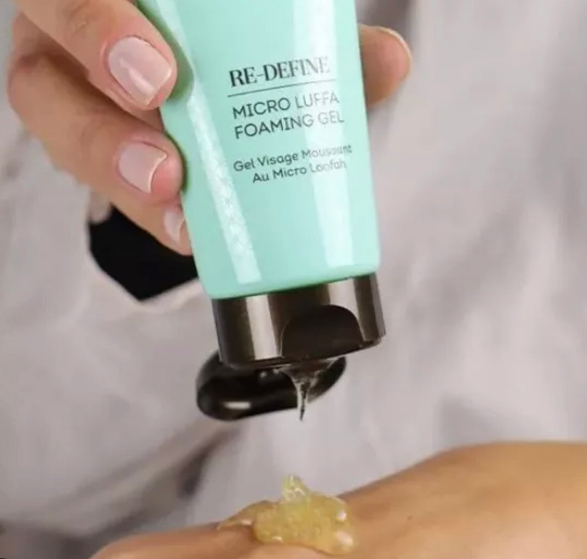 Foaming luffa gel